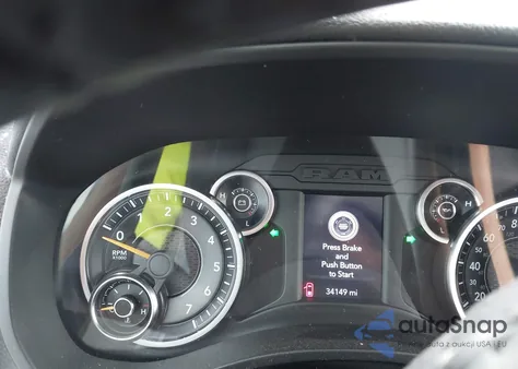 2021 Ram 1500 Big Horn 4X4 6'4 Box z USA, uszkodzony, nr VIN 1C6RRFBG1MN511484